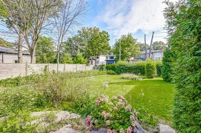 Additional image 34 of 2 Rollet Dr