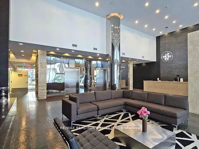 Additional image 38 of 55 East Liberty St Unit 1003