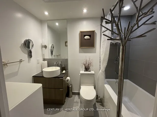 Additional image 10 of 161 Roehampton Ave Unit 3111