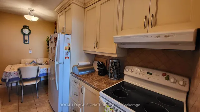 Additional image 8 of 5 Frith Rd Unit 912