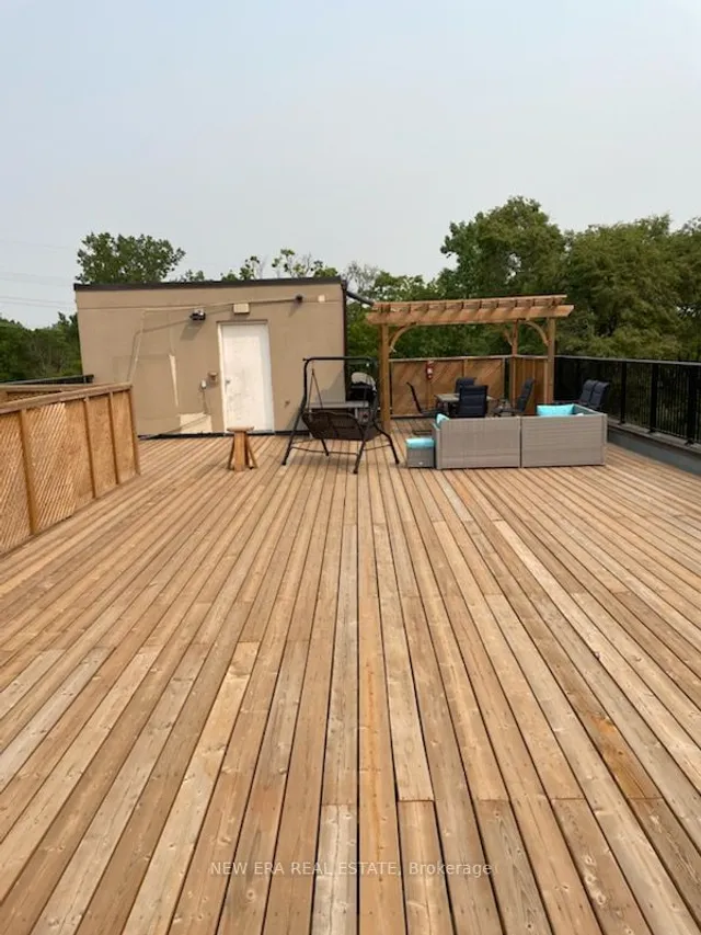 Additional image 10 of 4198 Dundas St Unit 210