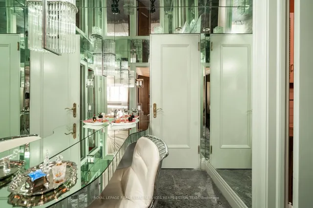 Additional image 26 of 23 Dewbourne Ave