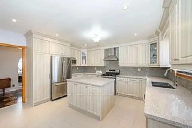Additional image 8 of 10 Larchmere Ave