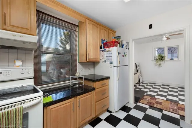 Additional image 5 of 349 Kipling Ave