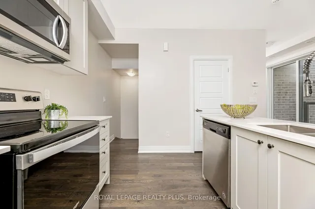 Additional image 10 of 721 Lawrence Ave Unit 84