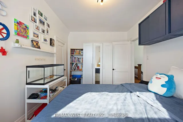 Additional image 17 of 76 Rosemount Ave