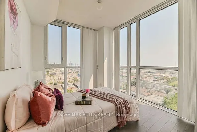 Additional image 25 of 17 Zorra St Unit 1906