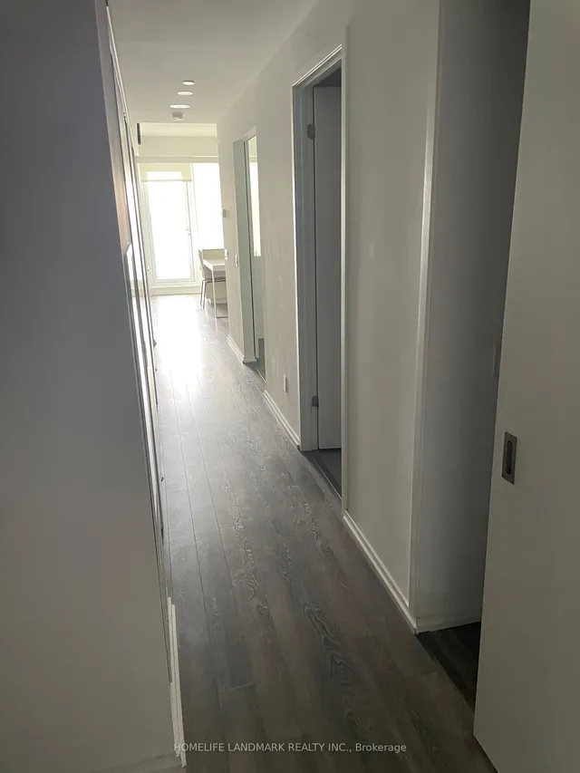 Additional image 8 of 197 yonge St Unit 1611