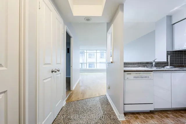 Additional image 10 of 942 Yonge St Unit 506