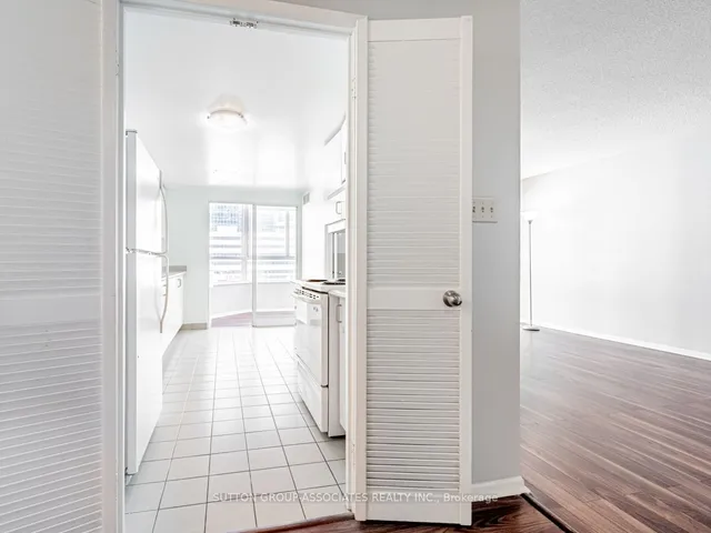 Additional image 24 of 44 Gerrard St Unit 604