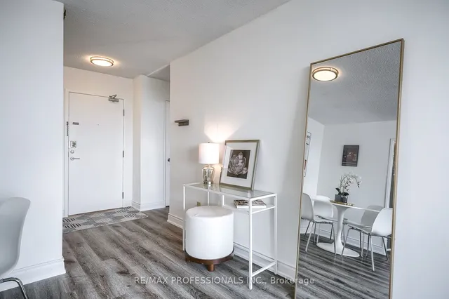 Additional image 5 of 3000 Bathurst St Unit 1205