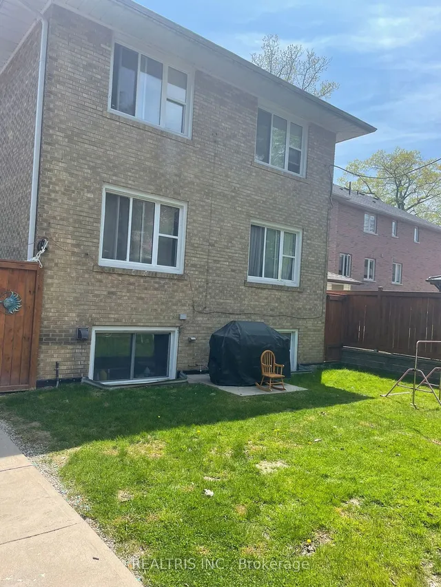 Additional image 31 of 18 Muskoka Ave