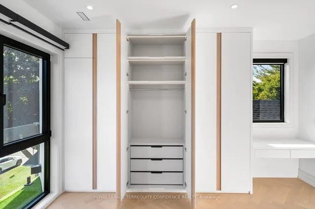 Additional image 23 of 184 Poyntz Ave