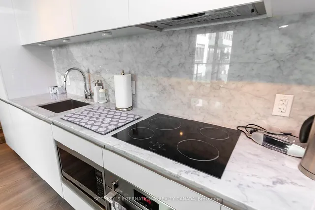 Additional image 14 of 81 Navy Wharf Crt Unit 2310