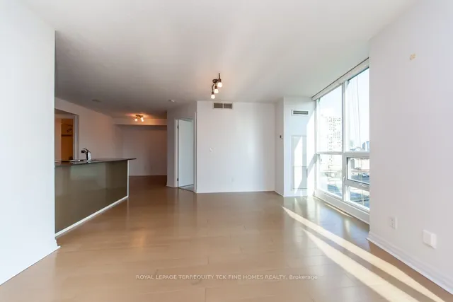 Additional image 20 of 16 Yonge St Unit 1109