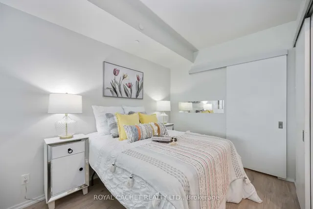 Additional image 11 of 197 Yonge St Unit 1411