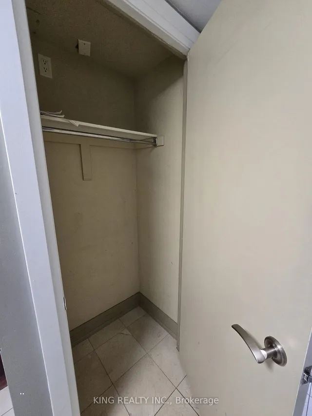 Additional image 8 of 2737 Keele St Unit 829