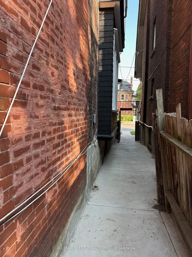 Additional image 6 of 1377 King St