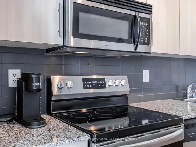 Additional image 9 of 65 Bremner Blvd Unit 1203