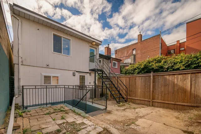 Additional image 39 of 658 Dundas St