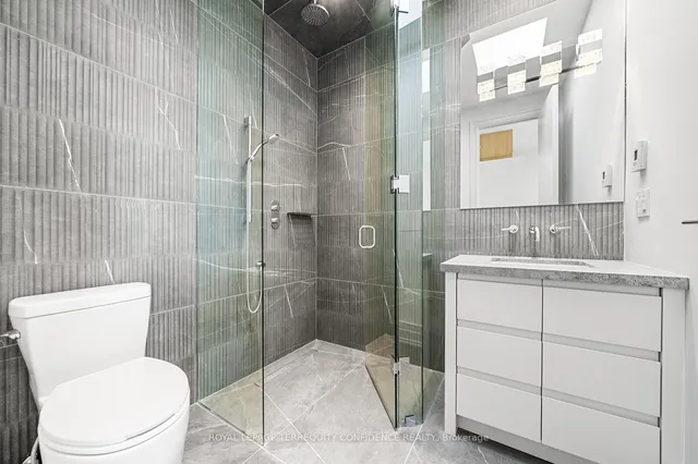 Additional image 29 of 184 Poyntz Ave