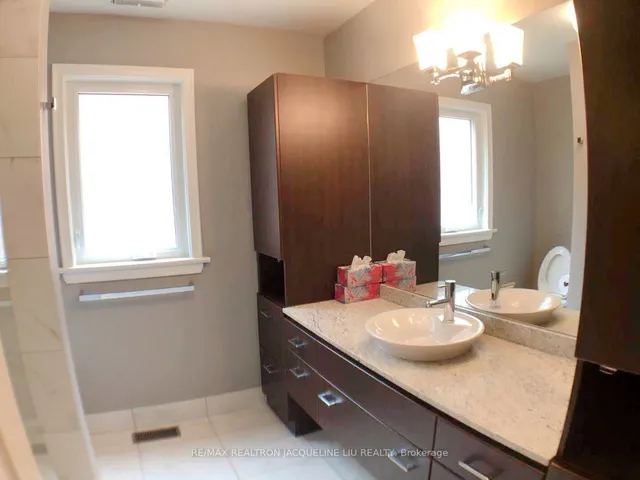 Additional image 8 of 34 Elliotwood Crt