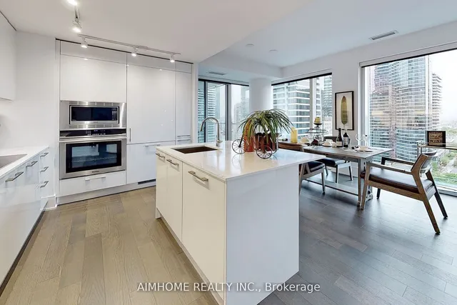 Additional image 11 of 1 Gloucester St Unit 1815