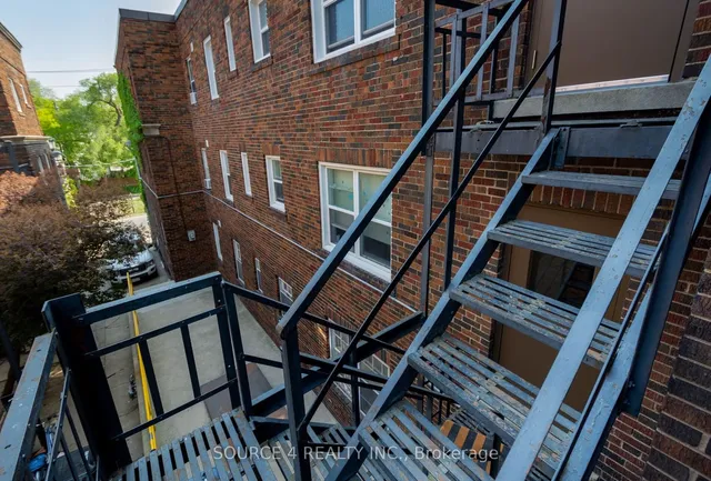 Additional image 32 of 3 Claxton Blvd