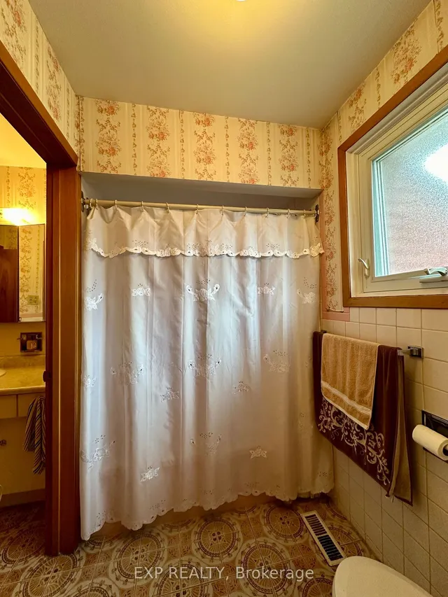 Additional image 26 of 1 Salinger Crt