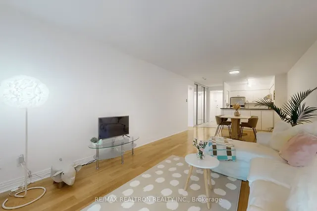 Additional image 8 of 95 Prince Arthur Ave Unit 311