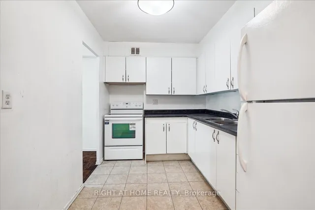 Additional image 11 of 15 La Rose Ave Unit 115