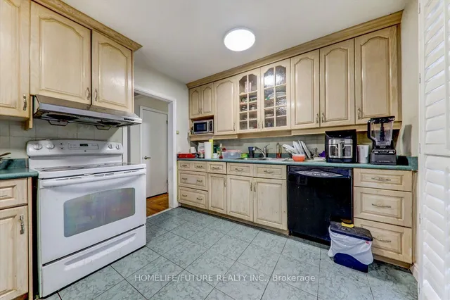 Additional image 10 of 8 Bonacres Ave