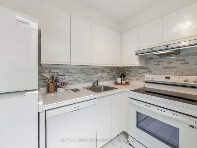 Additional image 8 of 2112 Queen St Unit 23