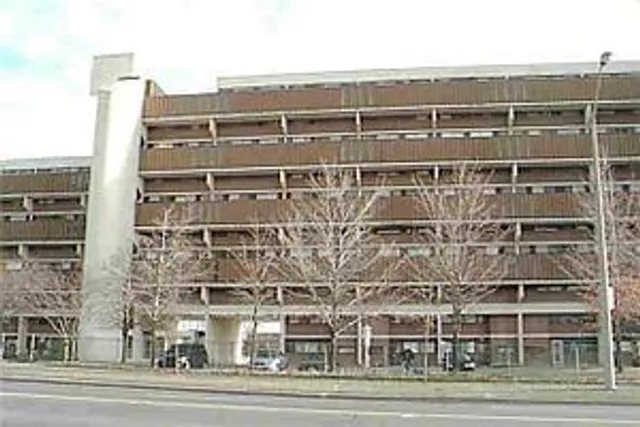 4673 Jane St Unit 711