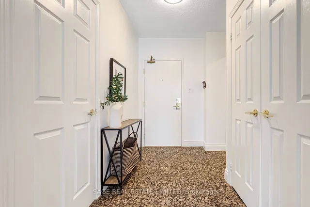 Additional image 3 of 889 Bay St Unit 1612