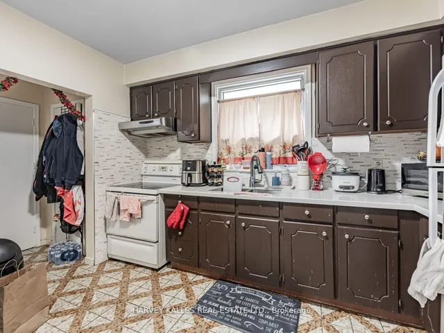 Additional image 12 of 6 Carrington Ave