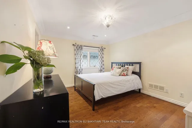 Additional image 22 of 14 Cosmic Dr