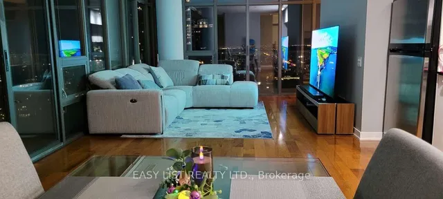 Additional image 4 of 33 Charles St Unit 3903