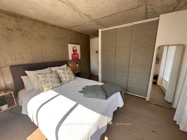 Additional image 16 of 456 College St Unit 211