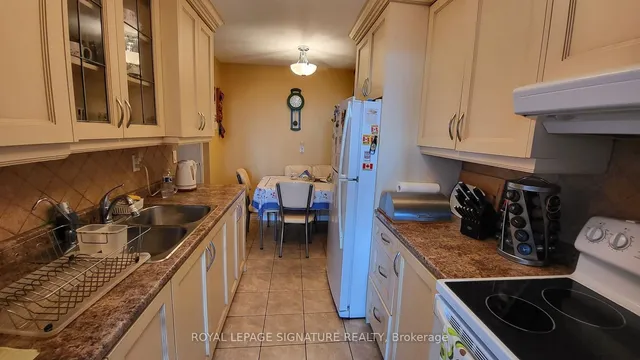 Additional image 9 of 5 Frith Rd Unit 912