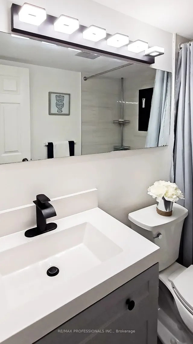 Additional image 26 of 3000 Bathurst St Unit 1205