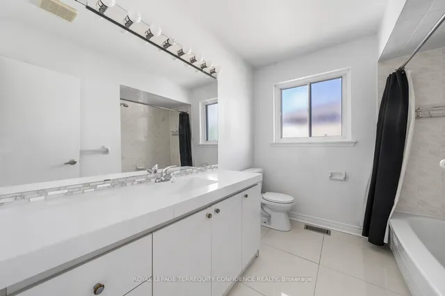 Additional image 18 of 23 Lesgay Cres