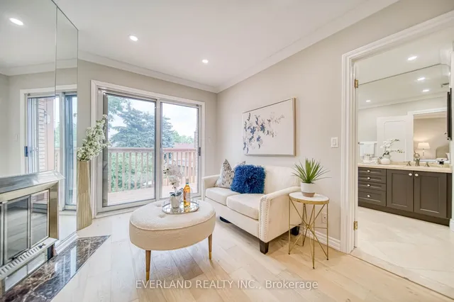 Additional image 25 of 8 Elliotwood Crt