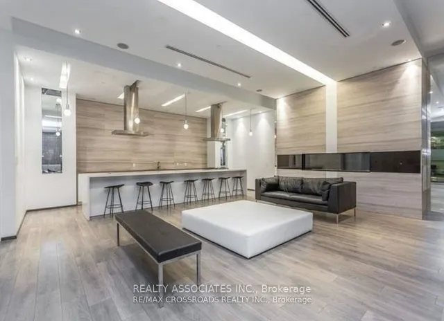 Additional image 20 of 1030 King St Unit 466