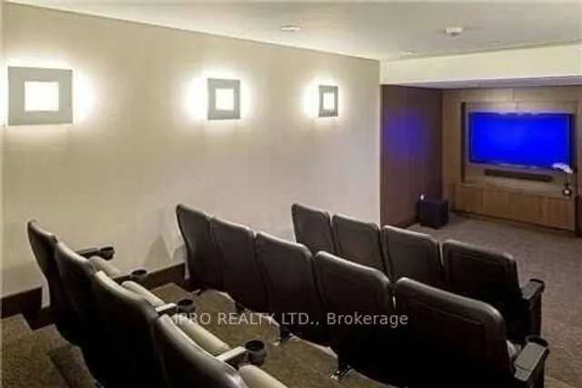 Additional image 10 of 386 Yonge St Unit 708