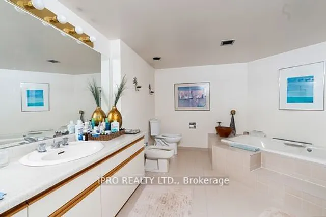 Additional image 11 of 160 Frederick St Unit 906