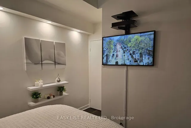 Additional image 21 of 36 Charlotte St Unit 501