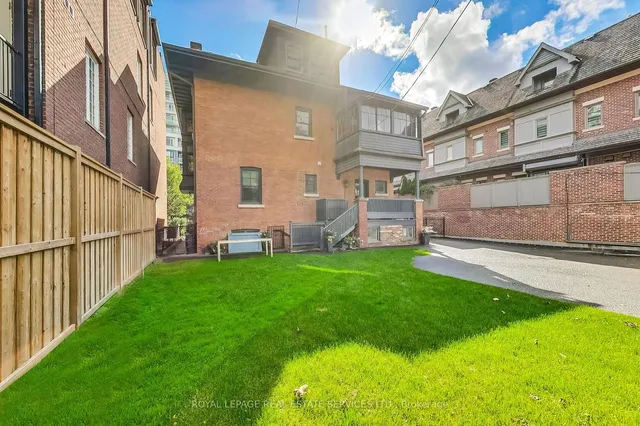 Additional image 8 of 212 St Clair Ave