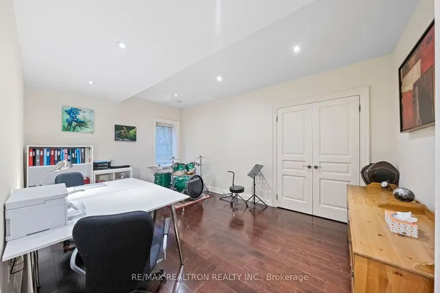 Additional image 34 of 139 Beechwood Ave