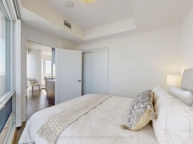 Additional image 16 of 100 Harbour St Unit 6707